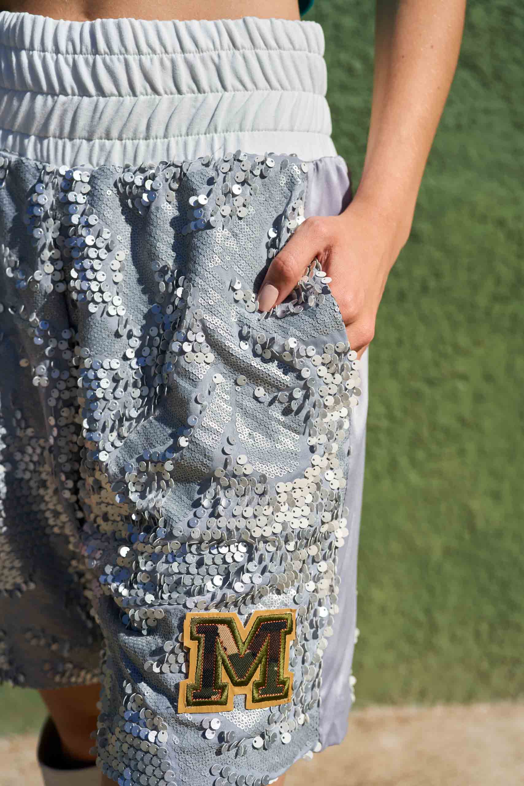 Calções Bermudas Lantejoulas Cintura Alta